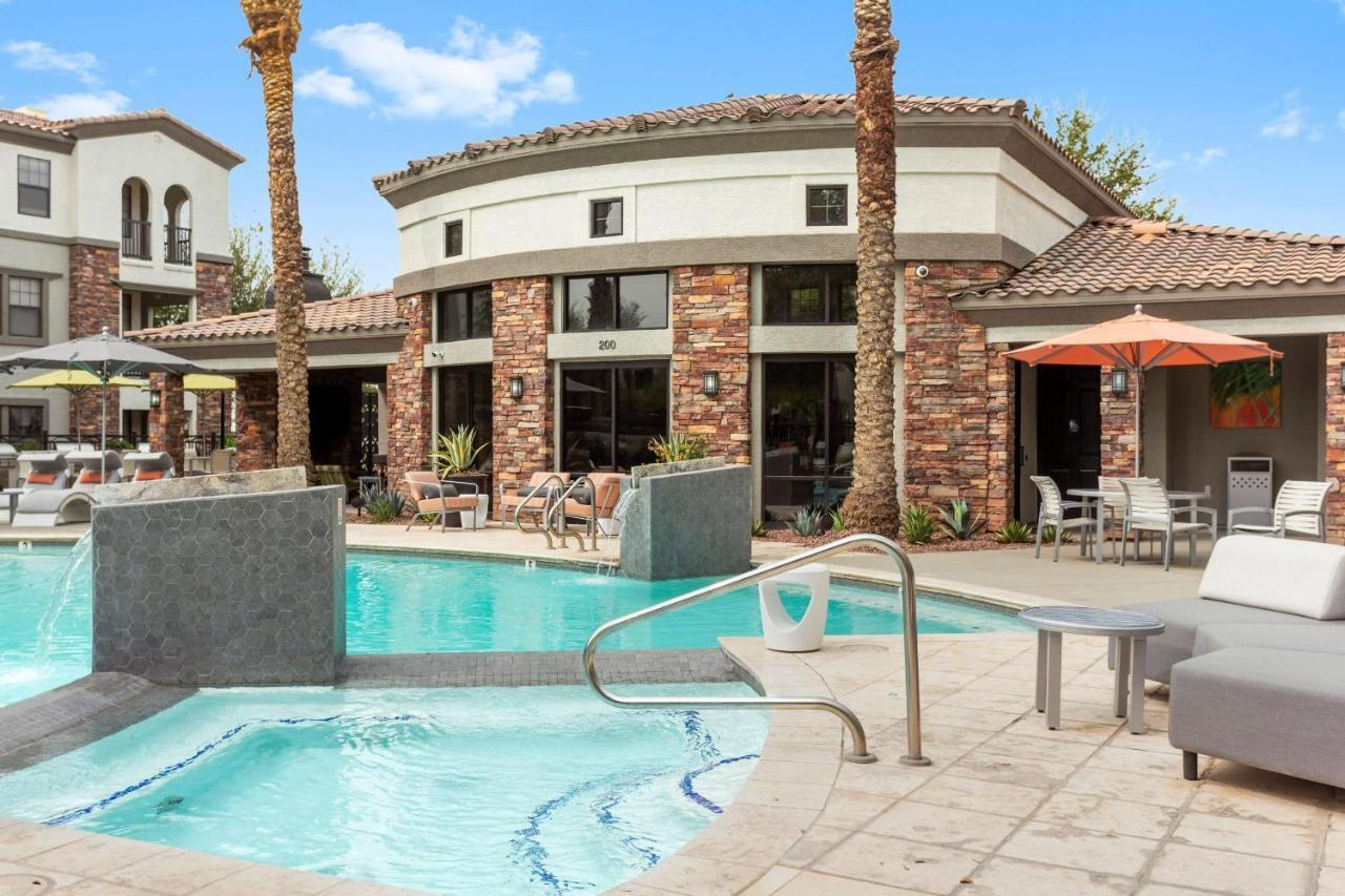 Cozysuites Glendale By The Stadium With Pool 03 Exteriör bild